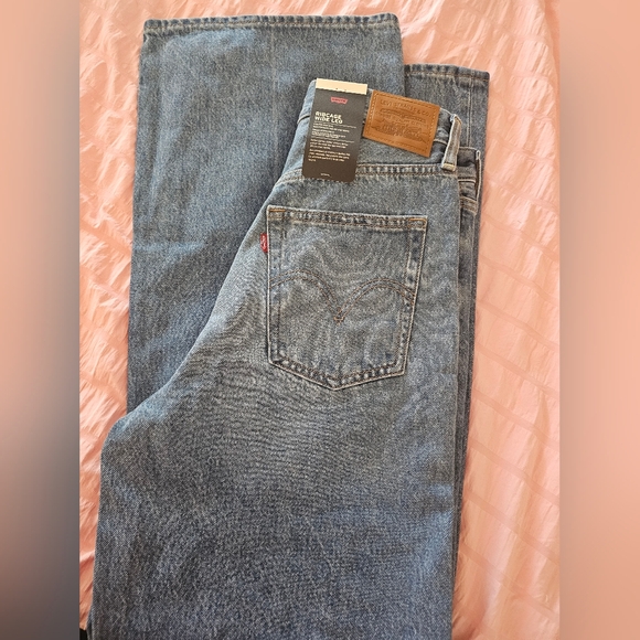 Levi's Ribcage Wide Leg - Picture 3 of 12